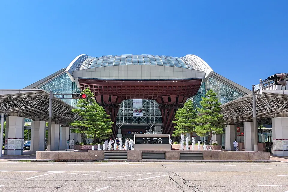金沢の風景：金沢駅・鼓門